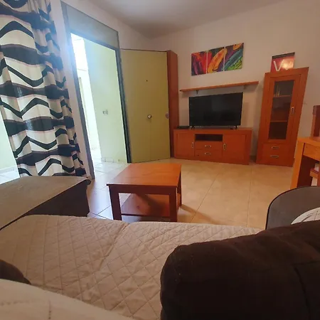 Patios Tranquilos אל מדאנו